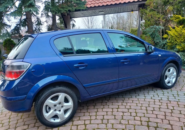 Opel Astra cena 14890 przebieg: 143800, rok produkcji 2008 z Wieliczka małe 529